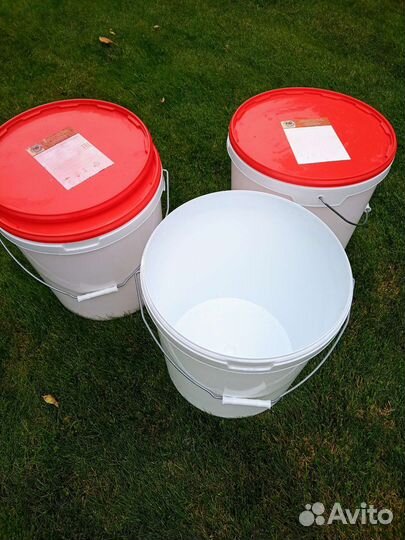 Ведро пластиковое с крышкой пищевое