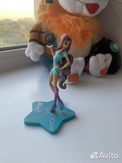 Winx фигурки Лейла с подставкой