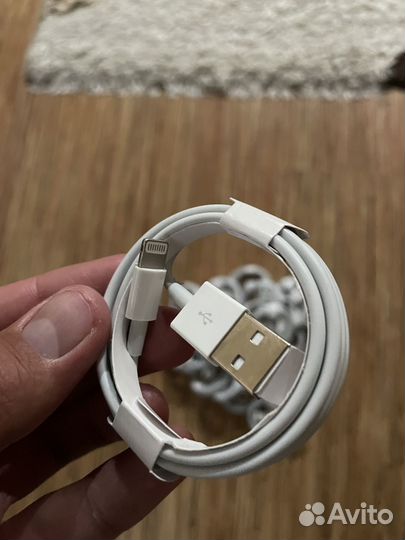 Кабель для зарядки телефона