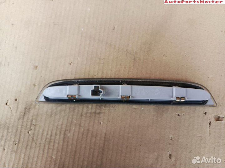 Стоп сигнал Mitsubishi Outlander 3 GF