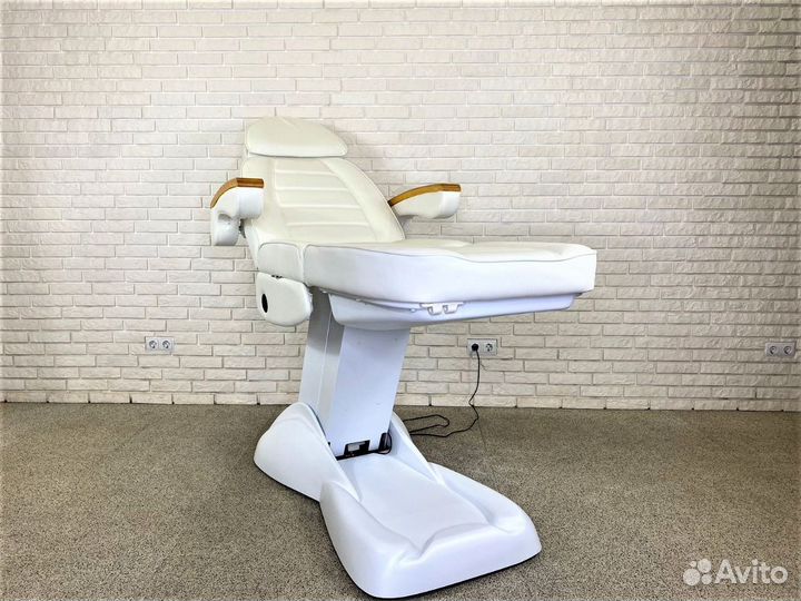 Косметологическое кресло с беспроводным пультом 06