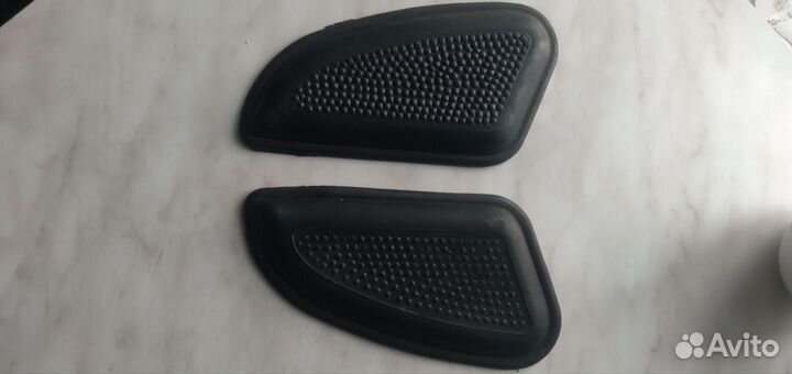 Накладки (нагрипсы) на бак мотоцикла