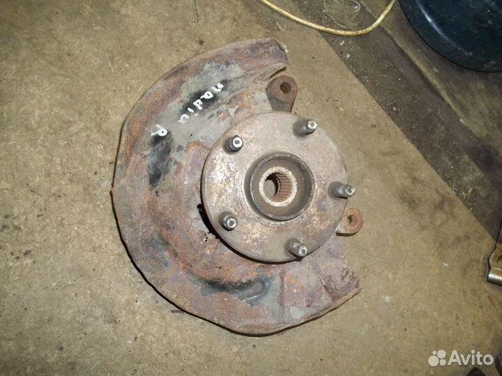 Кулак поворотный правый Тойота Надя