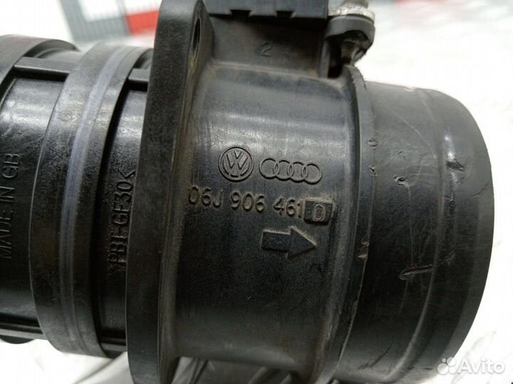 Расходомер воздуха Audi A5 8T 2008 06J906461D