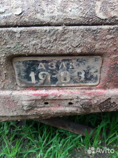 Педальная машина москвич