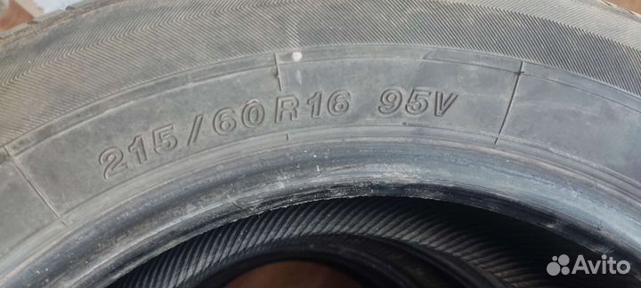 Yokohama dB Decibel E70B 215/60 R16 95V