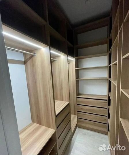 Шкаф распашной