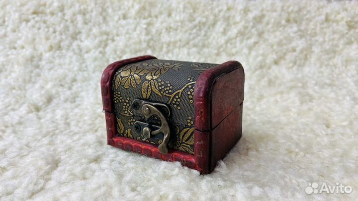 Шкатулка сундучок