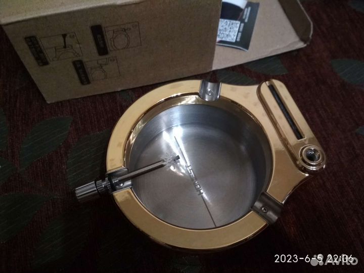Пепельница с зажигалкой