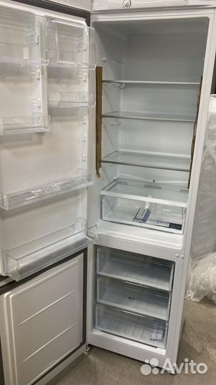 Холодильник Hotpoint-Ariston HS 3200W