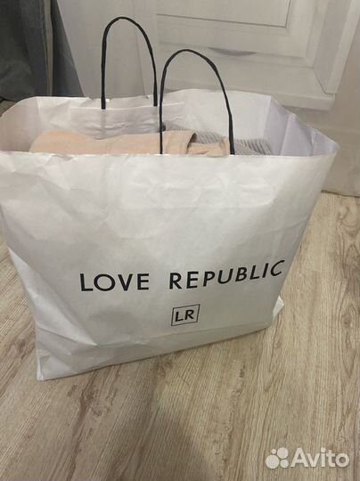 Отдам пакет женских вещей