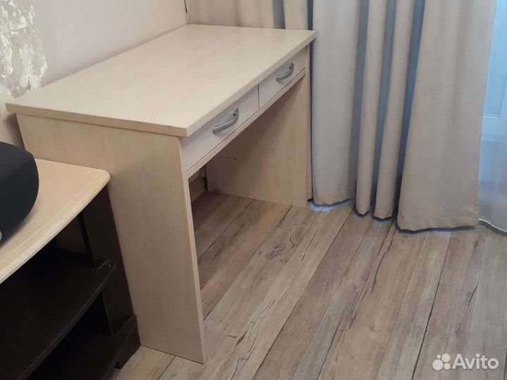 Стол письменный или для компьютера