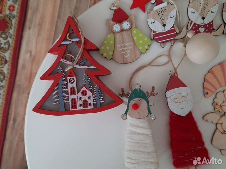 Елочные игрушки.Дерево