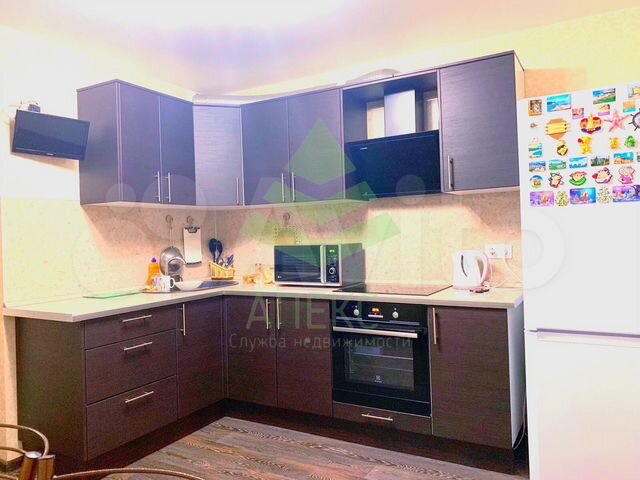 2-к. квартира, 57 м², 1/10 эт.