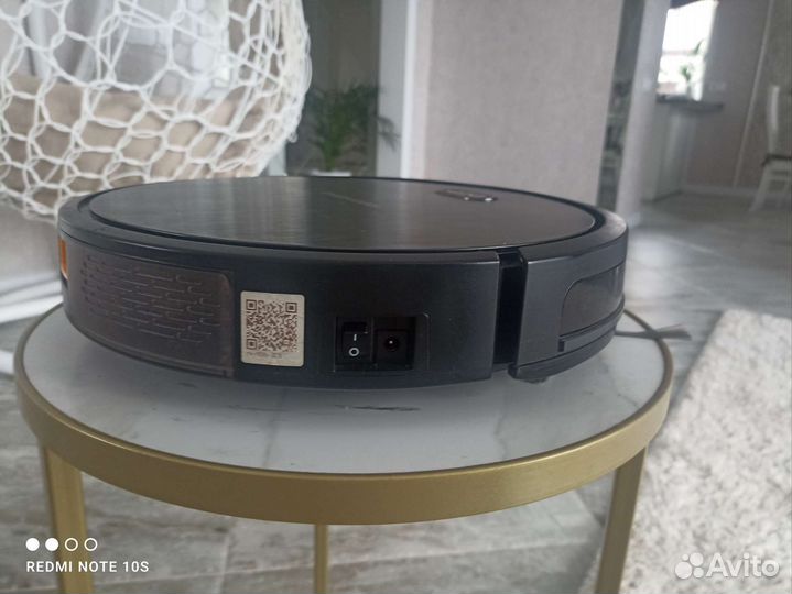 Робот пылесос redmond