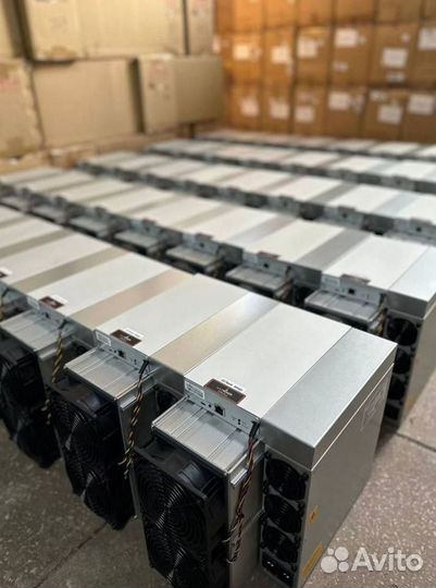 Bitmain Antminer S21 200