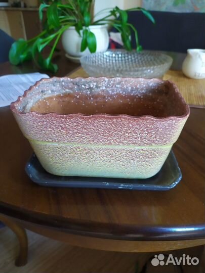 Горшки б/у для цветов