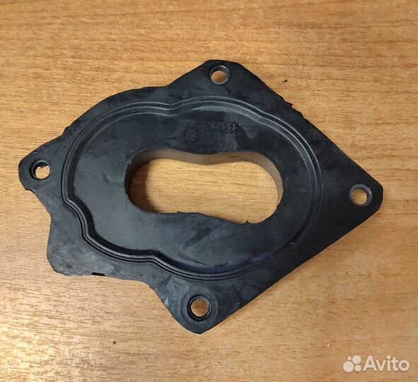Фланец карбюратора VW Passat B3 1.6