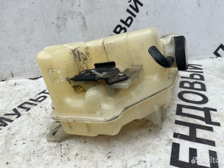 Бачок расширительный Toyota Land Cruiser 200