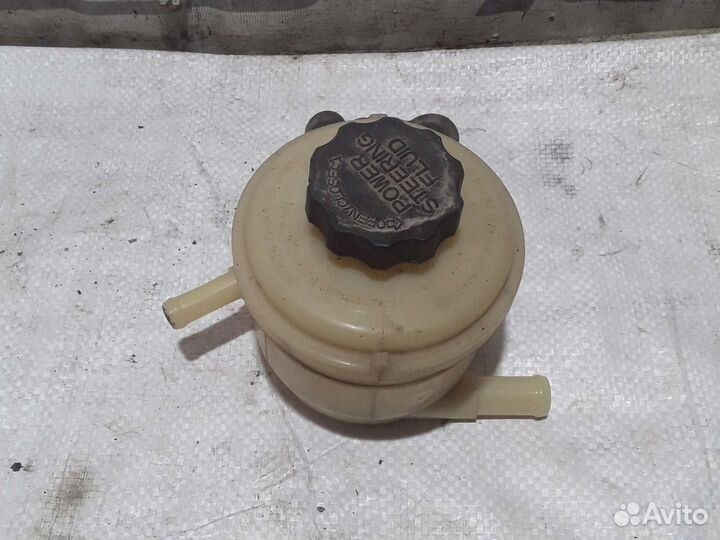 Бачок гура Hyundai Accent