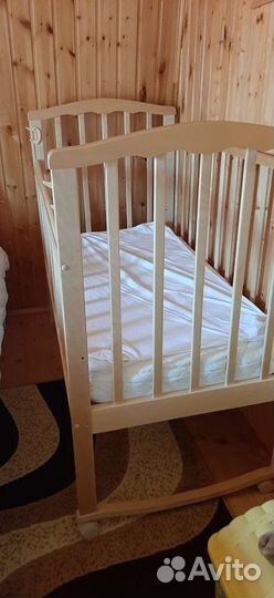 Детская кроватка