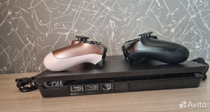 Sony PS4 Slim + 2 геймпада + Extra