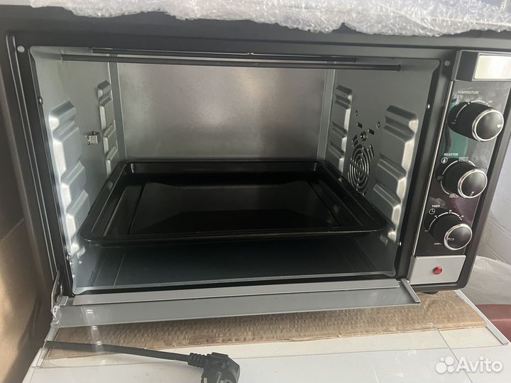 Электрическая мини печь с конвекцией и с грилем