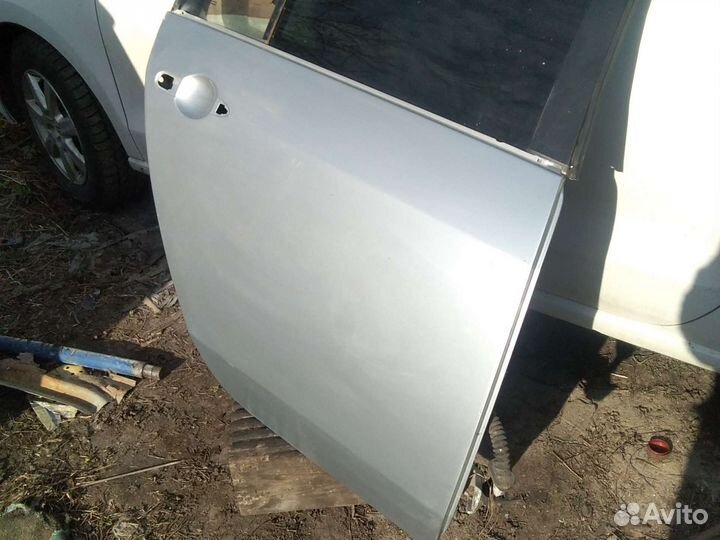 Дверь задняя правая в сборе на ниссан примера р12