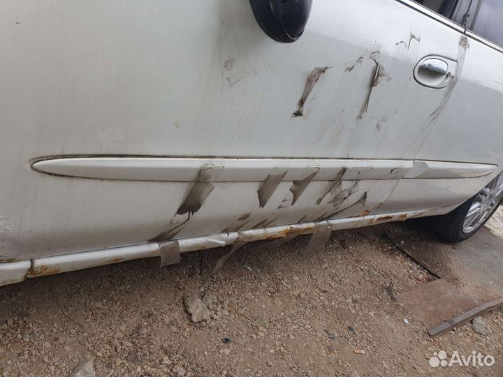 Молдинг накладка двери на цефиро 2000г