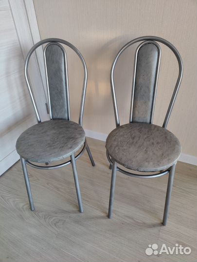 2 стула. Цена за оба вместе
