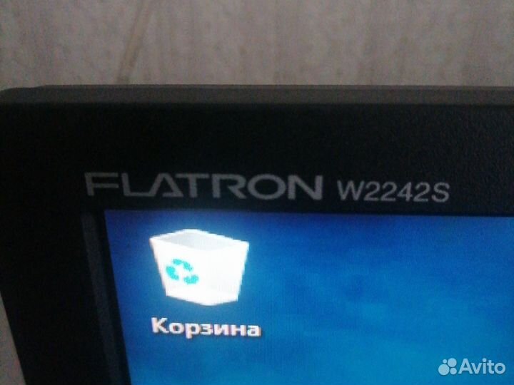 Монитор LG 22