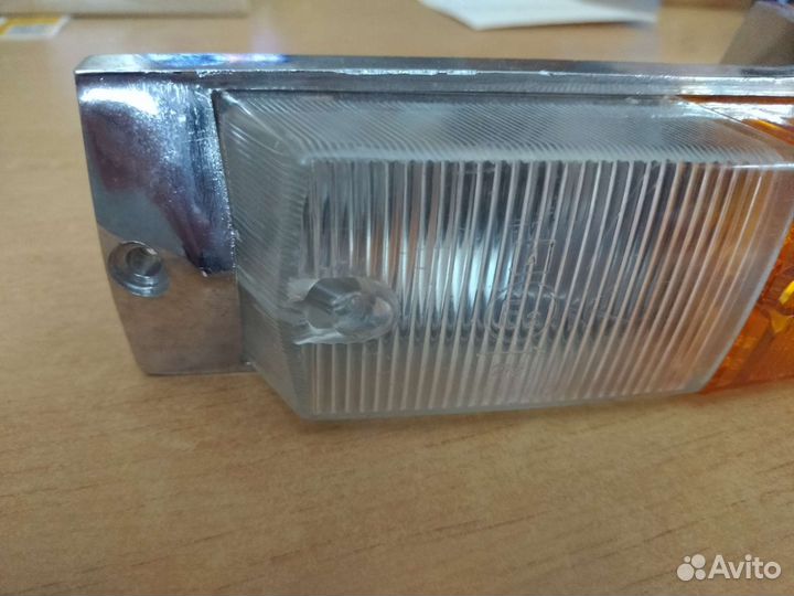 Подфарник на Москвич