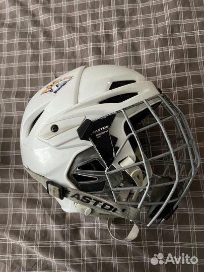 Хоккейный шлем