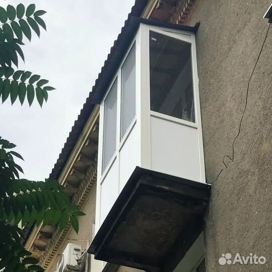 Пластиковый балкон с установкой