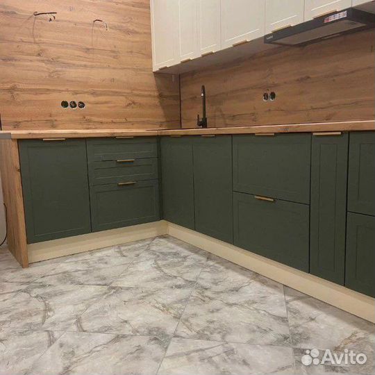 Кухня зеленая матовая