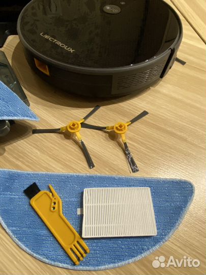 Робот пылесос с влажной уборкой