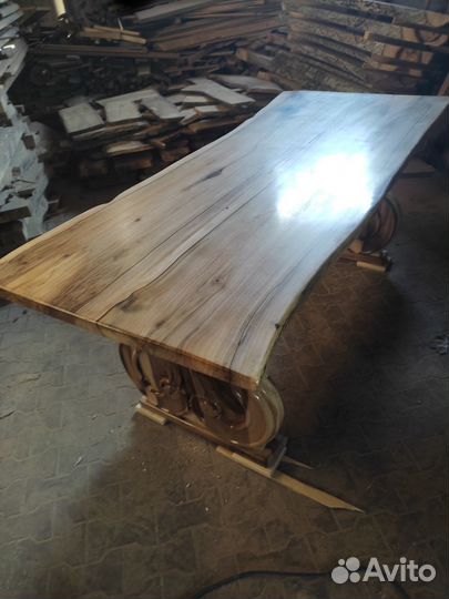 Стол и лавки