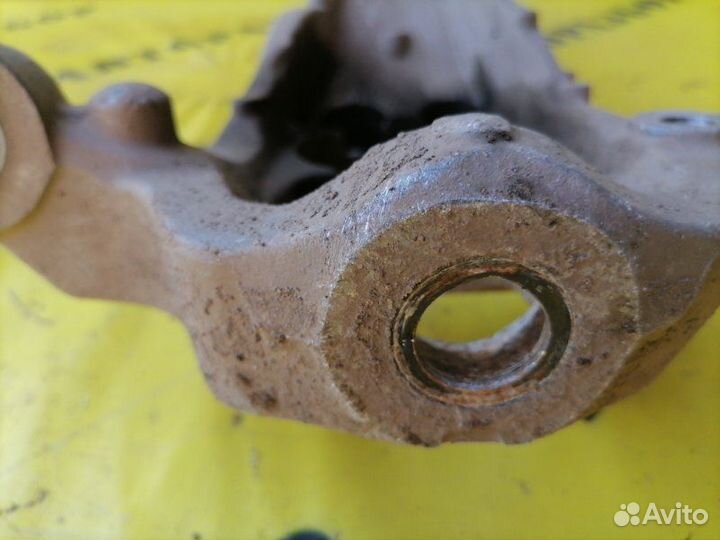 Кулак поворотный передний левый Infiniti G35 (V36)