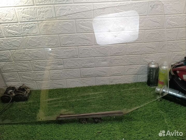 Стекло двери ока