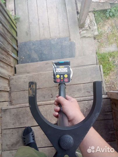 Продам металлоискатель