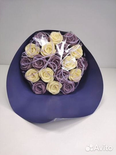 Букет - 19 Роз из Белого Шоколада