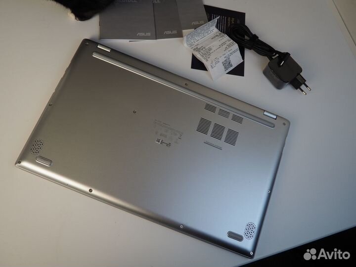 Заводское сост Asus 17.3 металлич i3 10gen ssd