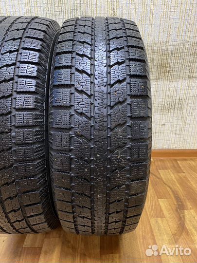 Toyo Observe GSi-5 235/65 R17