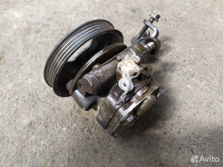 Насос гидроусилителя Mazda Demio 1.3 1997