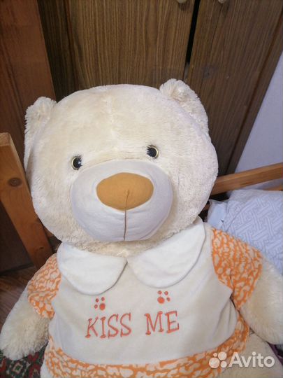 Большой плюшевый мишка