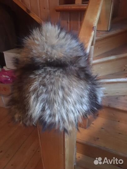 Шапка из меха лисы капором на завязках