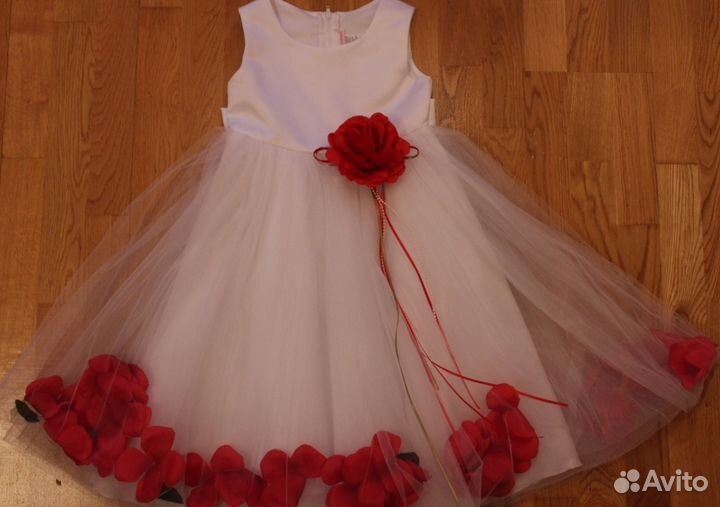 Платья нарядные