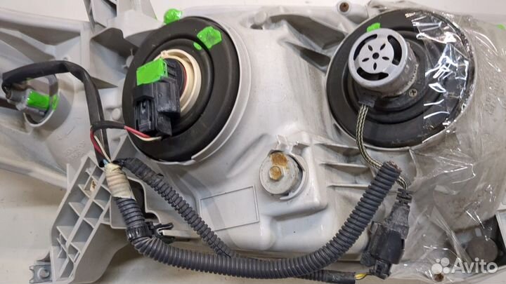 Фара (передняя) Toyota Highlander 2, 2013