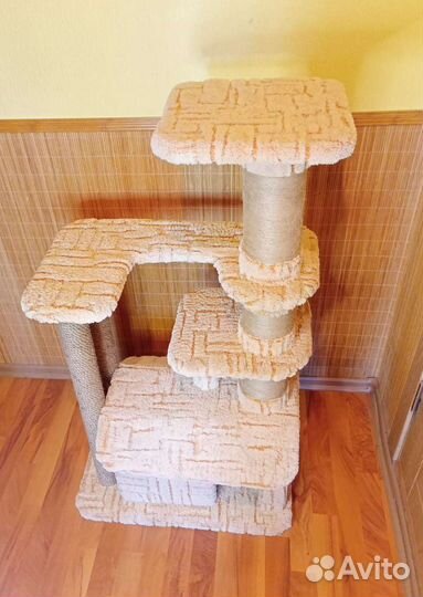 Домик с когтеточкой для кошек