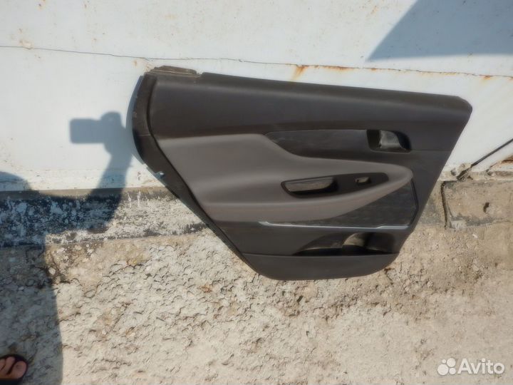 Карта задней левойдвери Hyundai Santa Fe 4